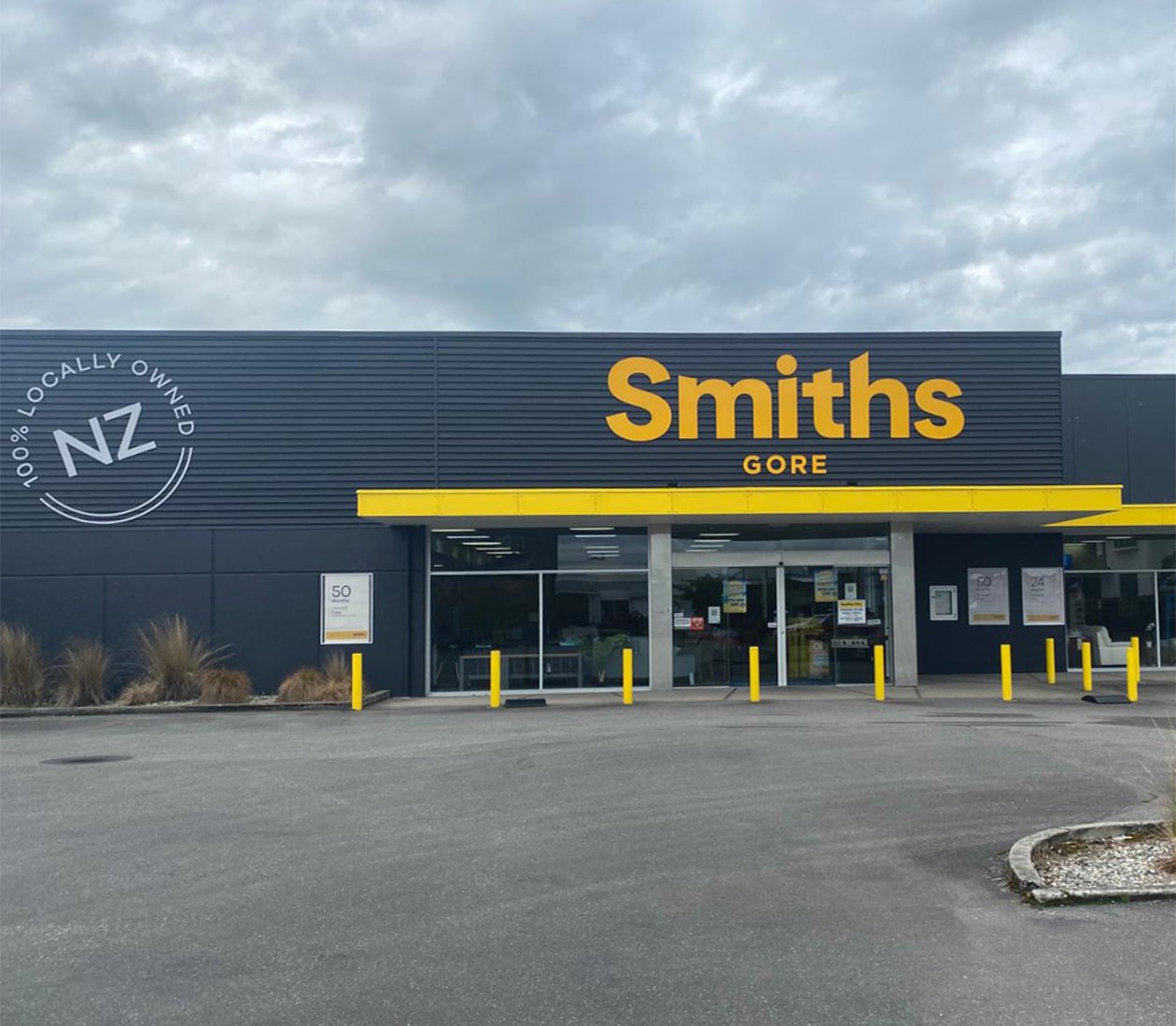 Smiths City Gore Smiths City